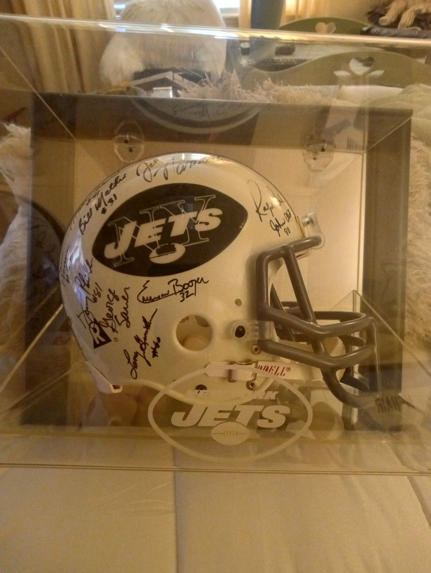 Super Bowl III Champions New York Jets Joe Namath Team Signed Helmet And Display Case For JSA Letter Of Authenticity