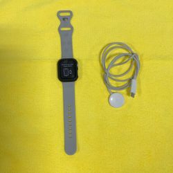 Apple Watch SE 40 Aluminum W/ GPS 