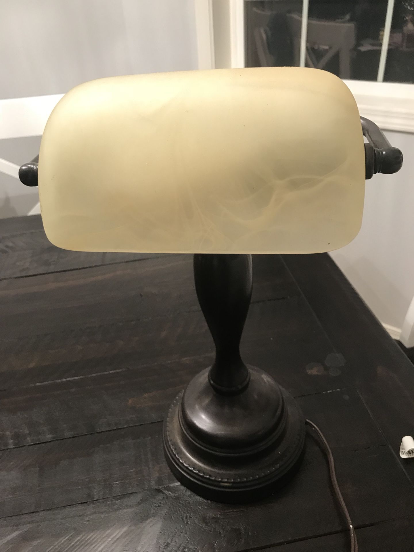 Desk lamp