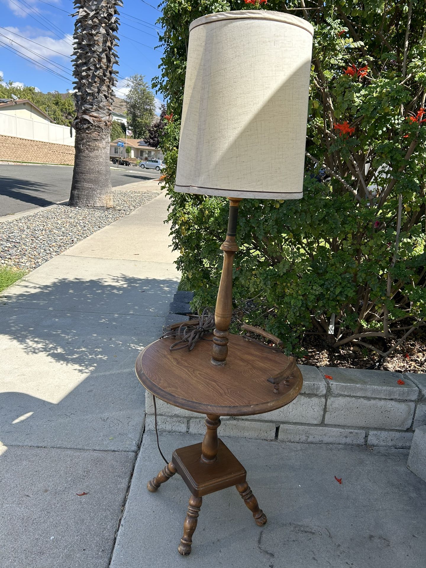 $15 Vintage Table + Lamp. Lamp In Table