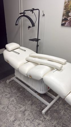 Lash/ facial bed