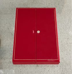 Very well build dark red gold accents necklace jewelry hard case box removable cushion inside