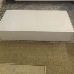 Coffee Table White With 2 Storage Drawers Gloss Finish Like New 