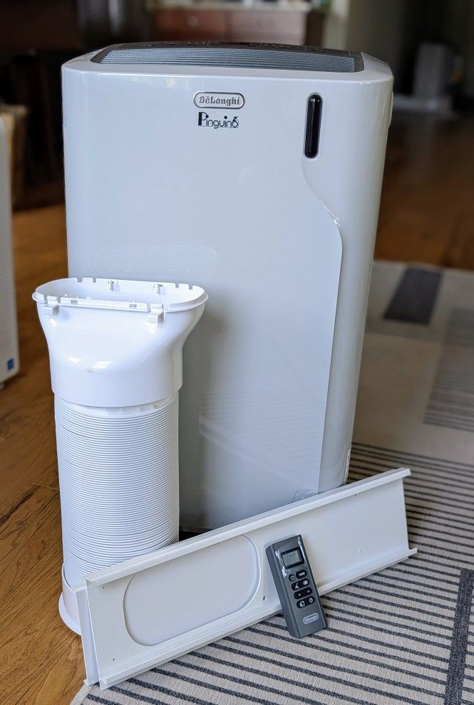 3-in-1 Portable Air Conditioner - DeLonghi Pinguino