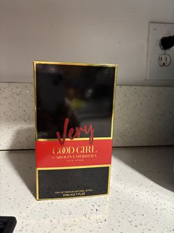 Very Good Girl Perfume
