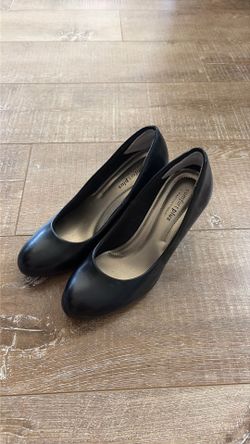 Black heels size 6