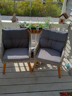 2 outdoor chairs, weather resistant