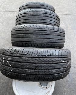 235 45 18 Michelin tires con 80% de Vida las 4