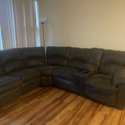 NICE COUCH 