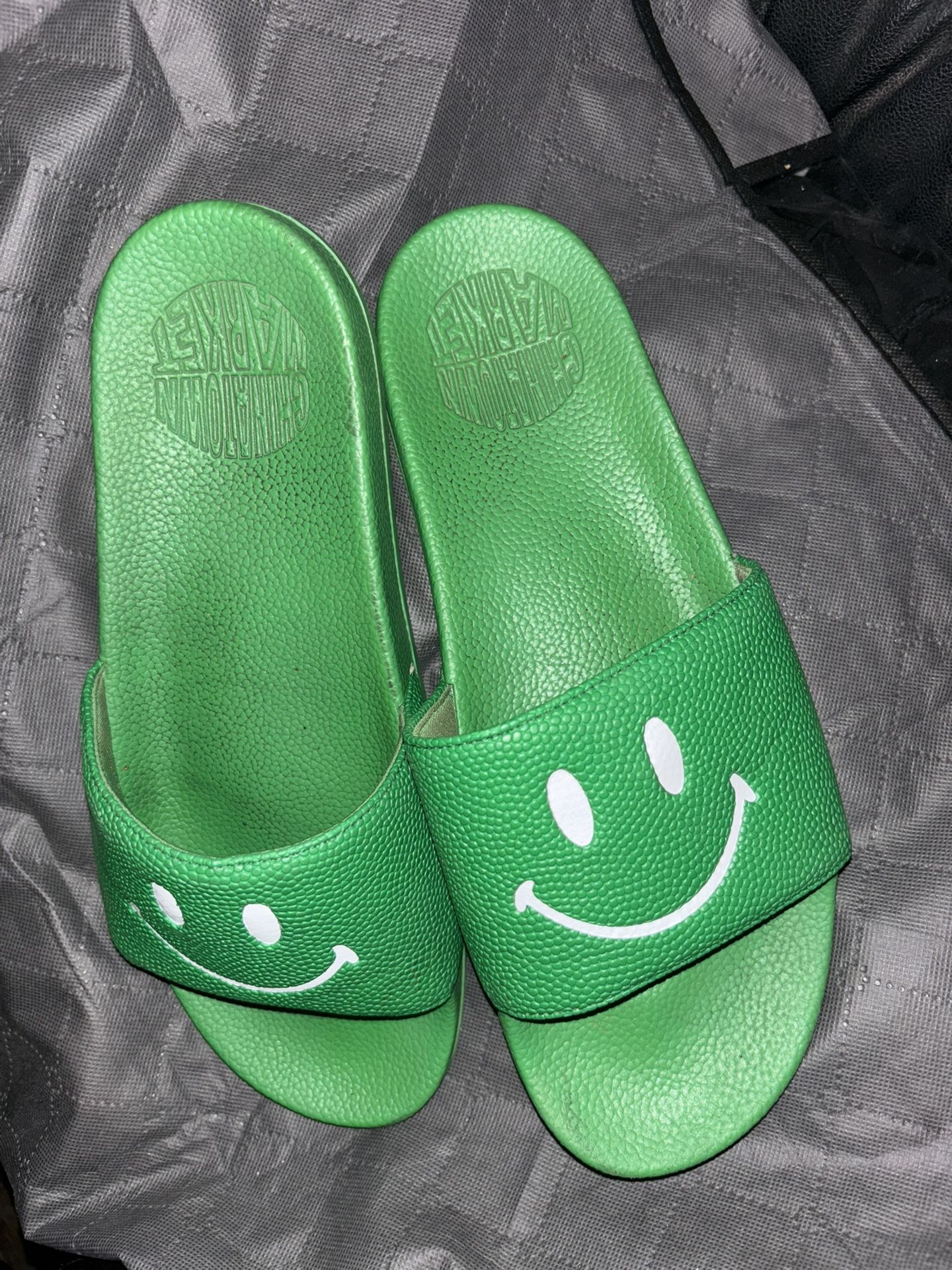 Chinatown market slides