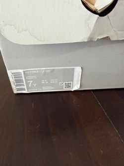 Nike Air Force 1 LE GS Size 7Y White