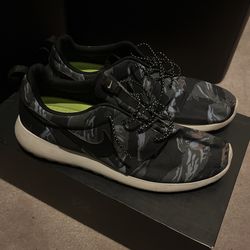 Nike Roshe Run Size 11