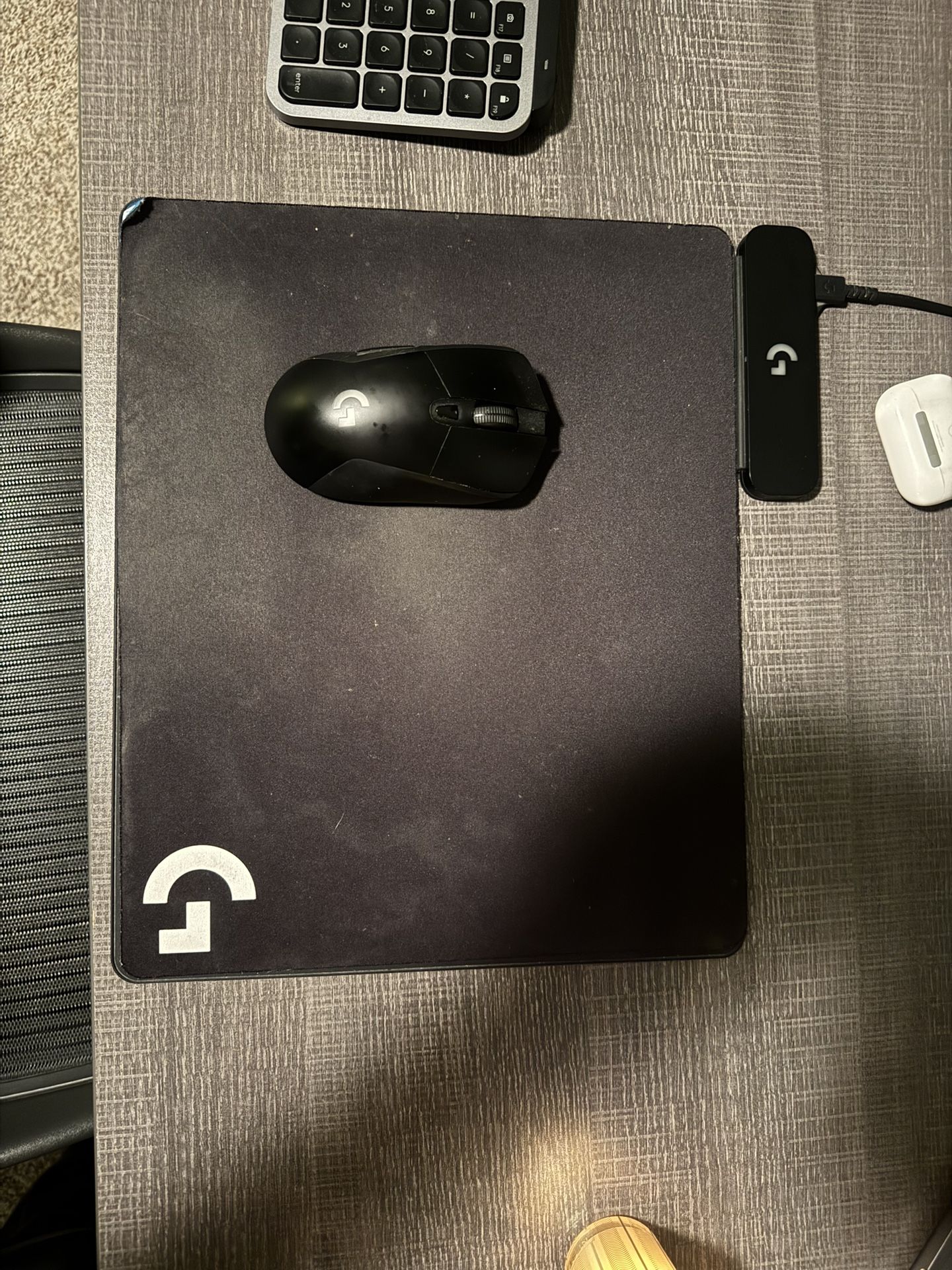 Logitech Gaming Mouse And wireless Charging Pad 