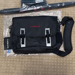 Tesla, laptop iPad command messenger plus bag