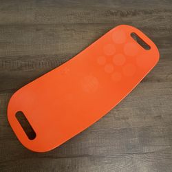 Simply Fit Board - The Workout Balance Board •Designed to challenge stability, engaging the abs, legs, and core through dynamic rotation and balance e