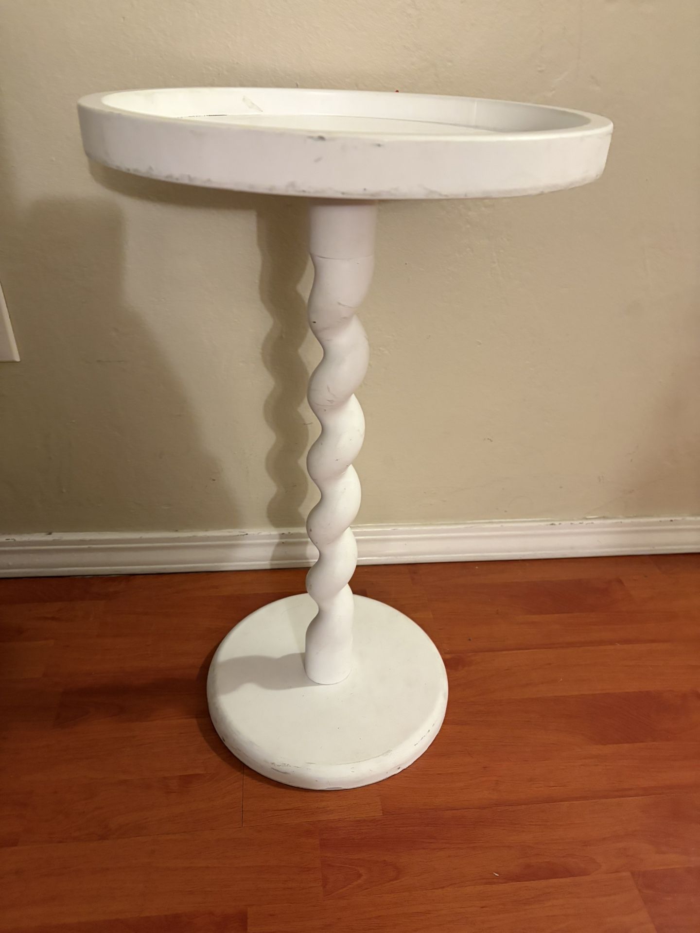 White End Table 