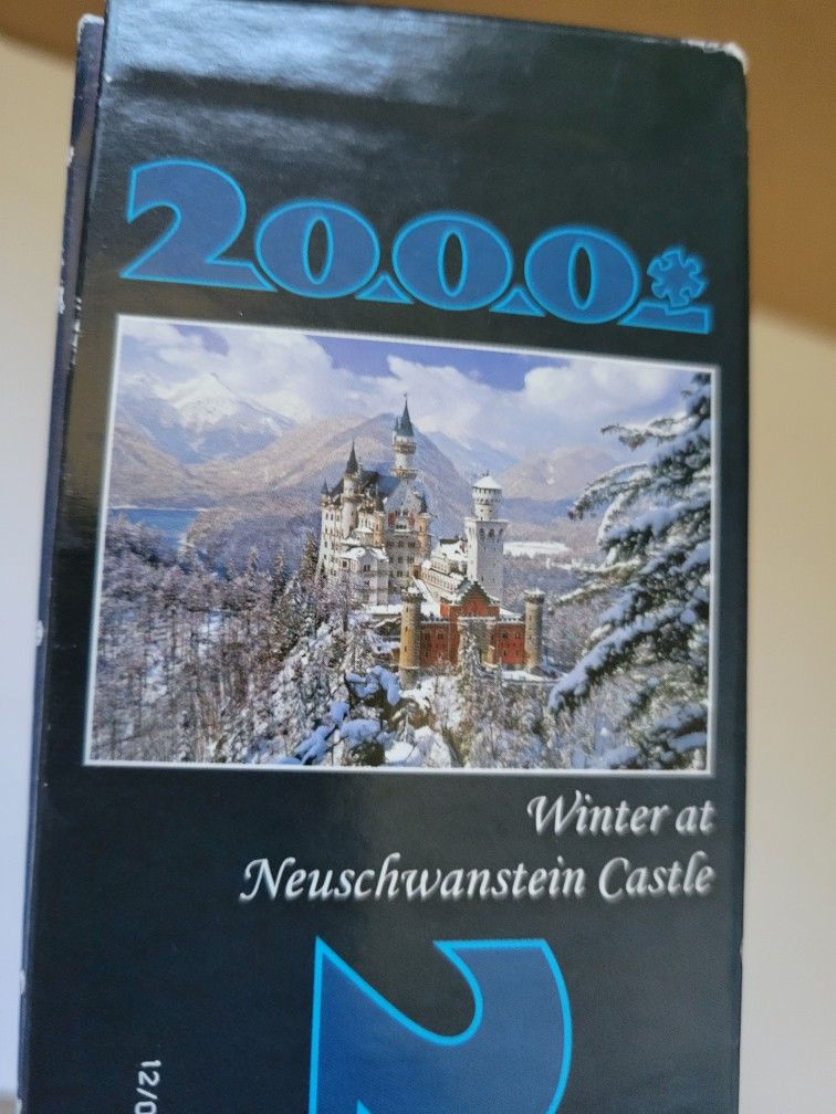 2000 Piece Puzzle - Winter Castle