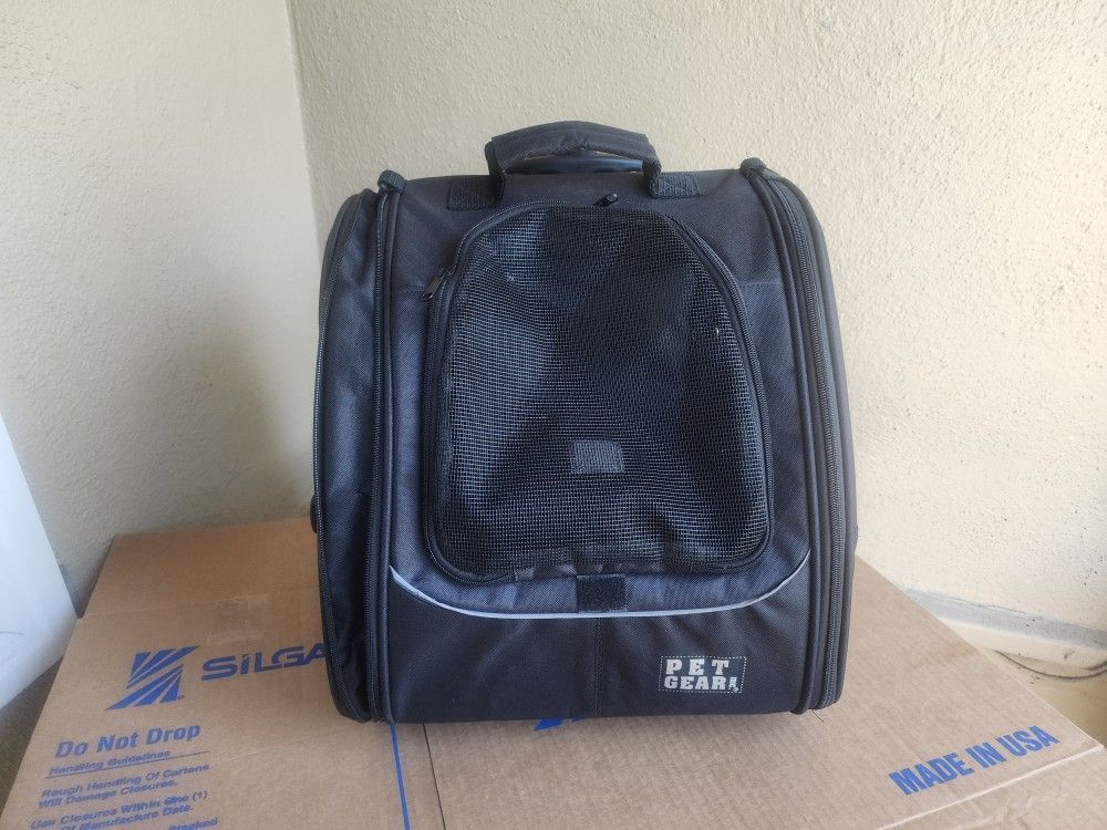 PET GEAR portable Pet Carrier - Rolling Or Back Pack