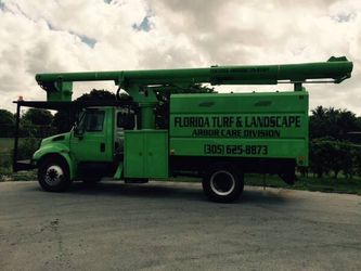 2007 INTERNATIONAL FORESTRY BUCKET TRUCK ALTEC BOOM