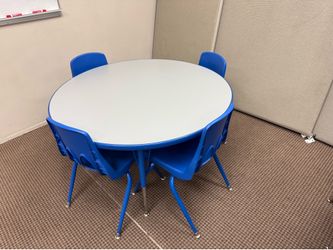 Round table and chairs lakeshore kinder and 1st grade sized