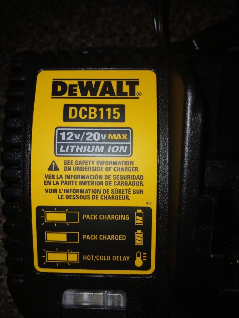 Dewalt 20 V. Fast Charger