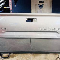 Toyota Tundra 2014-2017 Tailgate Oem