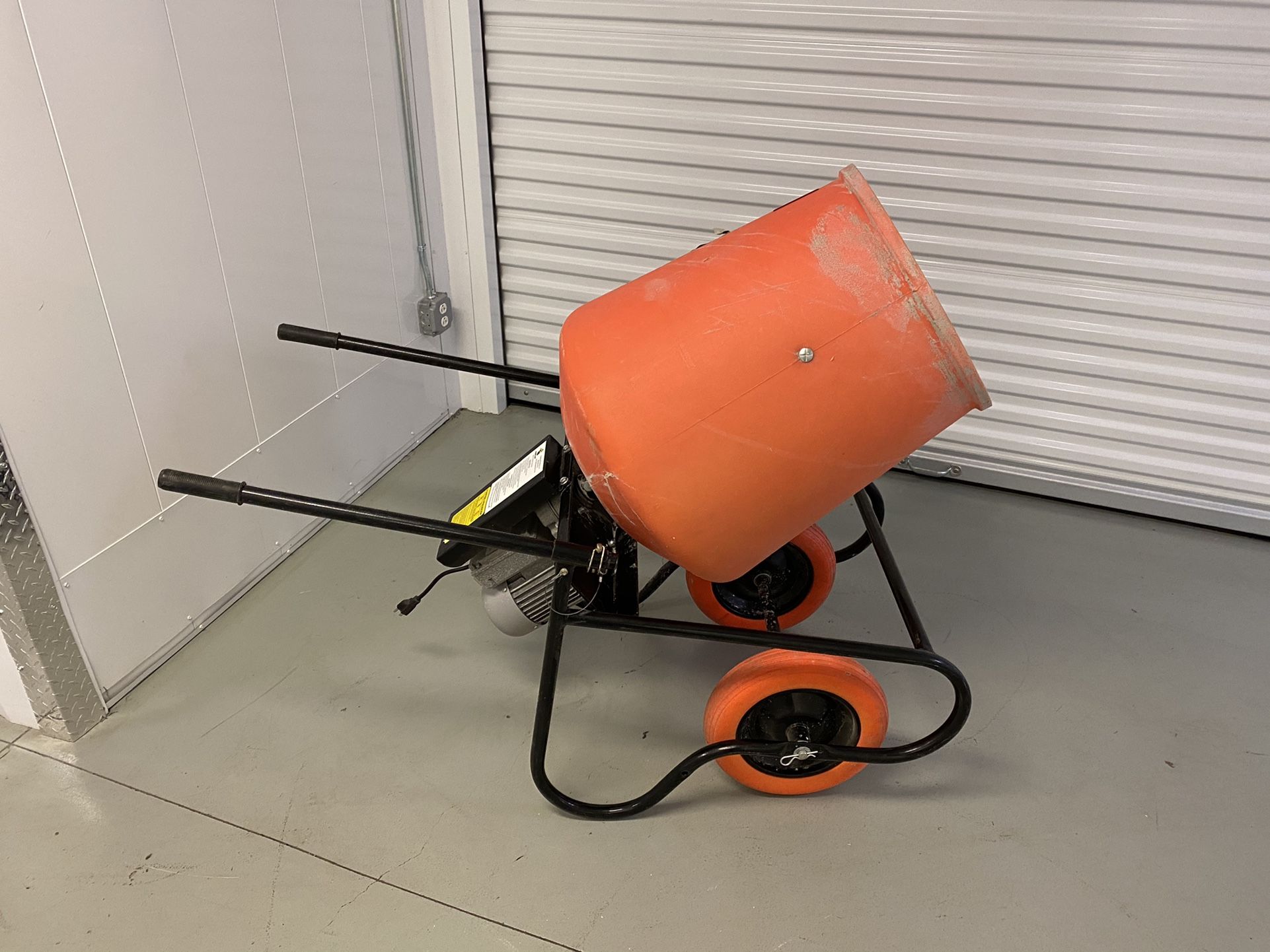 Kushlan Cement Mixer - 3.5 cu. ft. Capacity - Excellent