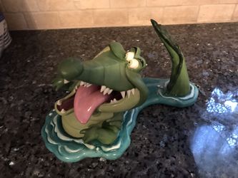 Walt Disney Classic Collection Porcelain Figurine Crocodile(Gator )1998
