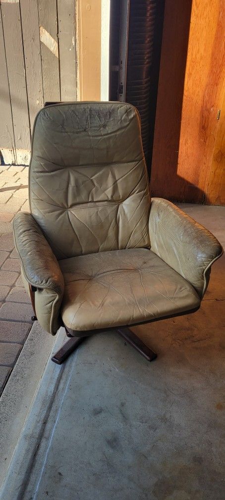 Mobel Chair and Ottoman