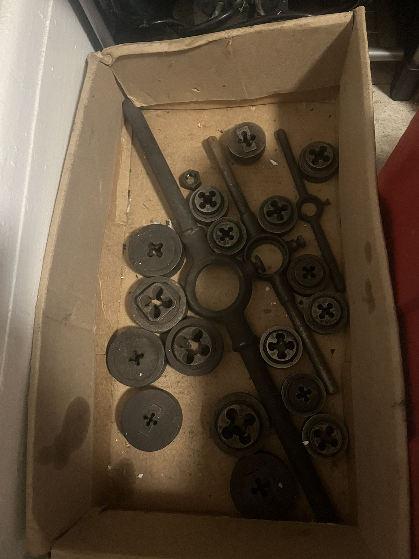 tap and die set