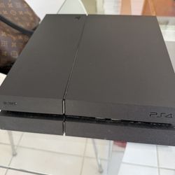 PS4 PlayStation 4