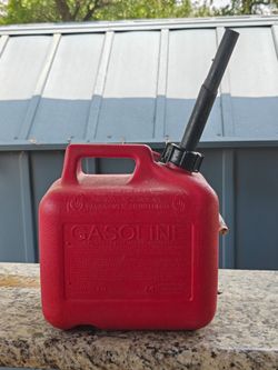 2 gallon gasoline can