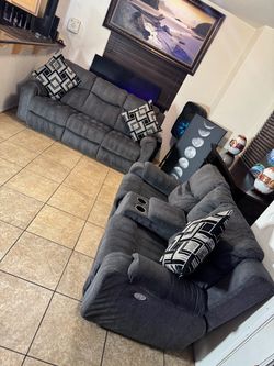 * Like New * Ashley Furniture 2pc Modular electric recliner ( Free Delivery )
