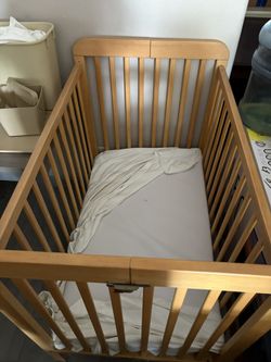 Baby Wooden Crib With Wheels