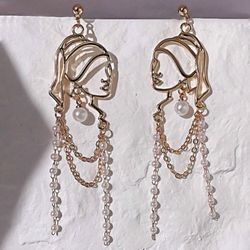 New ‘Girl With A Pearl’ Woman Figure Chain Design Gold Boho Dangle Earrings