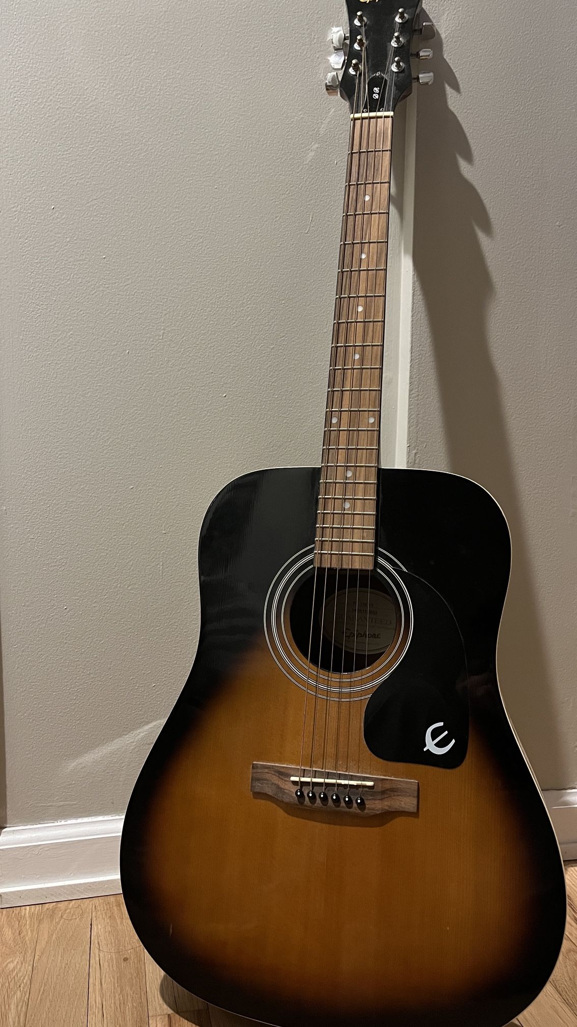 Epiphone PR-150 VS Acoustic guitar