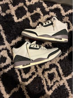 Jordan 3 retro cement grey (size 10)