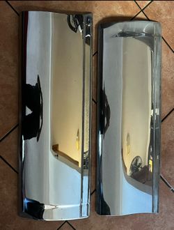 93-96 Fleetwood rocker moldings