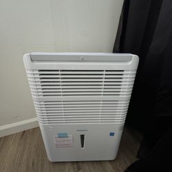 Dehumidifier 