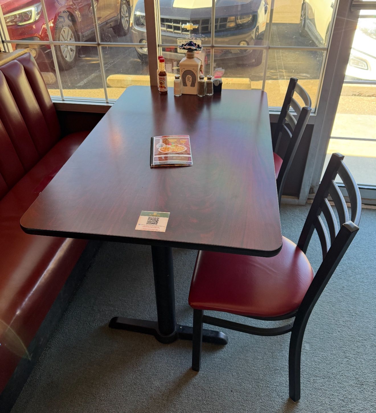Restaurant Table And Chairs