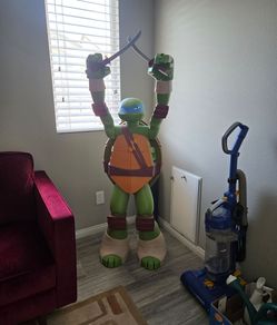 4 FEET TALL LEONARDO COLLECTABLE