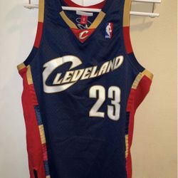 Lebron James Cavs Jersey ( Size Small )