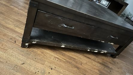 Coffee Table - Wood / Dark Wood