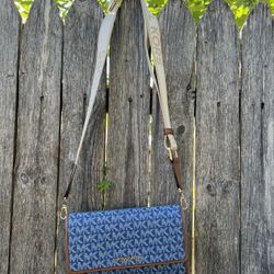 Michael Kors Jet Set Travel Crossbody Bag