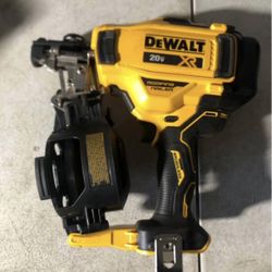 20V Max XR 15 Coil Roofing Nailer (Tool Only)