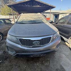 2013  Kia Sorento 3.5L Automatic For Parts Only 