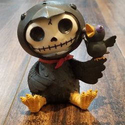 Skull crow figurine