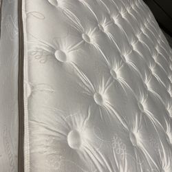 BEAUTYREST HOTEL KING LUXURY MATTRESS $500 Reversible Deep Pocket Foam Encased Pocket Coil Construction $500