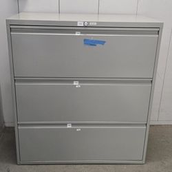 Metal File Cabinet Letter Or Legal Size $ 150 Each 