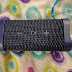 Skull Candy Bluetooth Speaker With Charger 